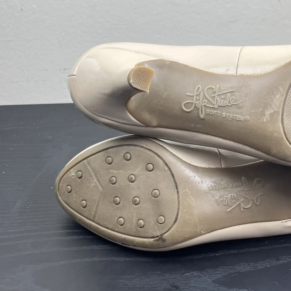 LifeStride Parigi‎ Taupe Nude Pumps Size 5 Faux Patent Leather Heels